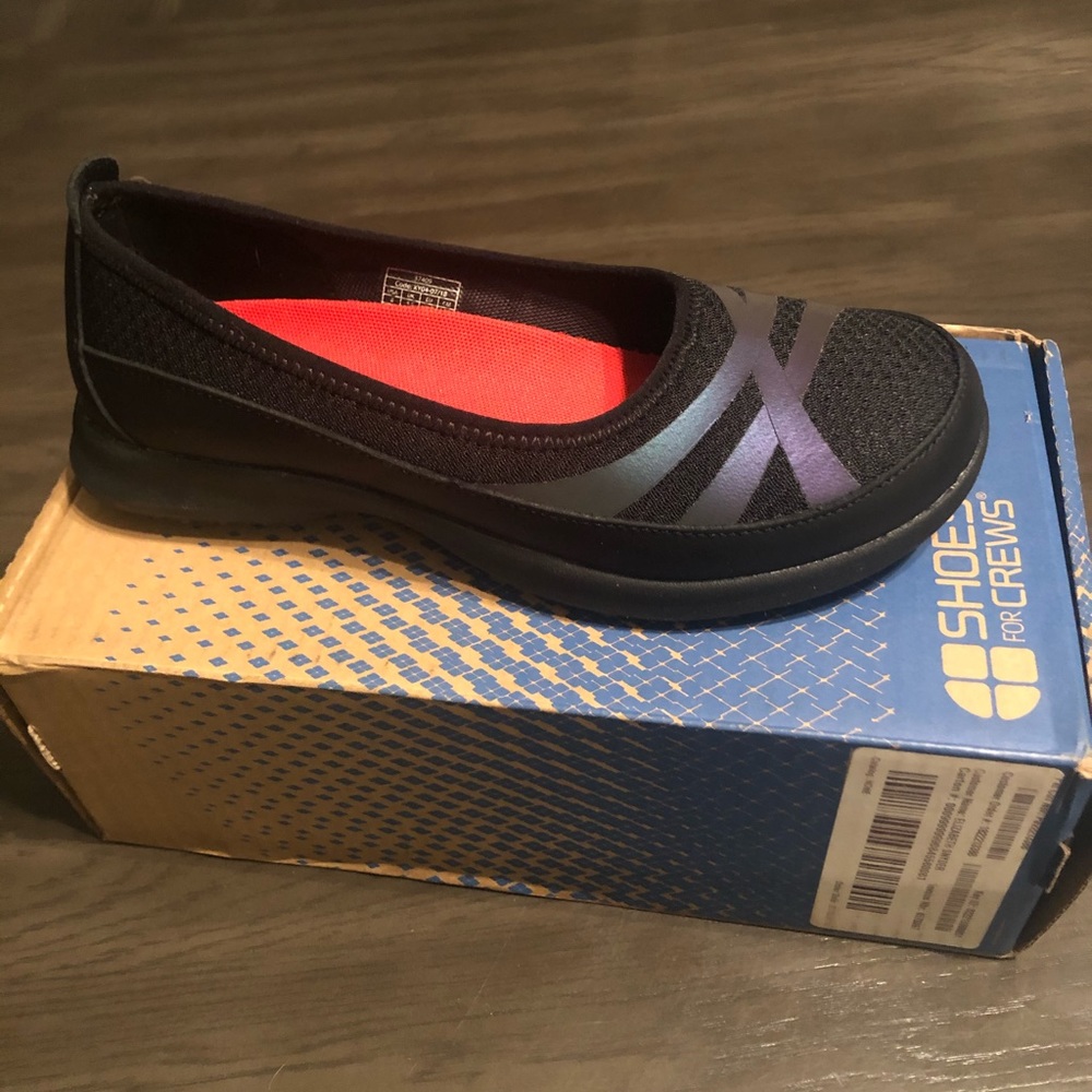 COPY - Anti slip woman’s work flats. Brand new